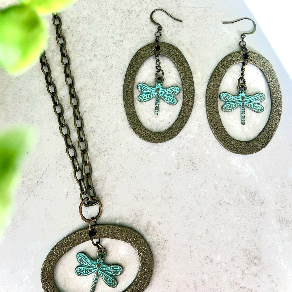 Dragonfly Pendant Necklace and Earring Set